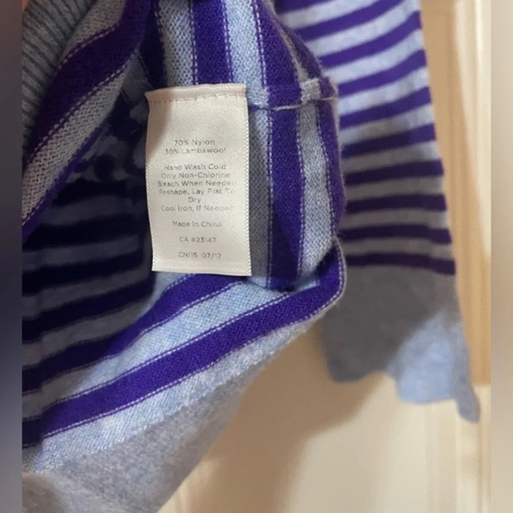 Talbots Striped Tulip Sleeve Lambswool Sweater Size Small Blue Purple EUC - Picture 4 of 6